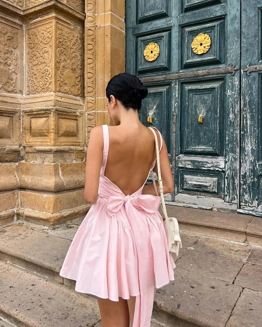 Fashion Bow Backless Pleated Dress
