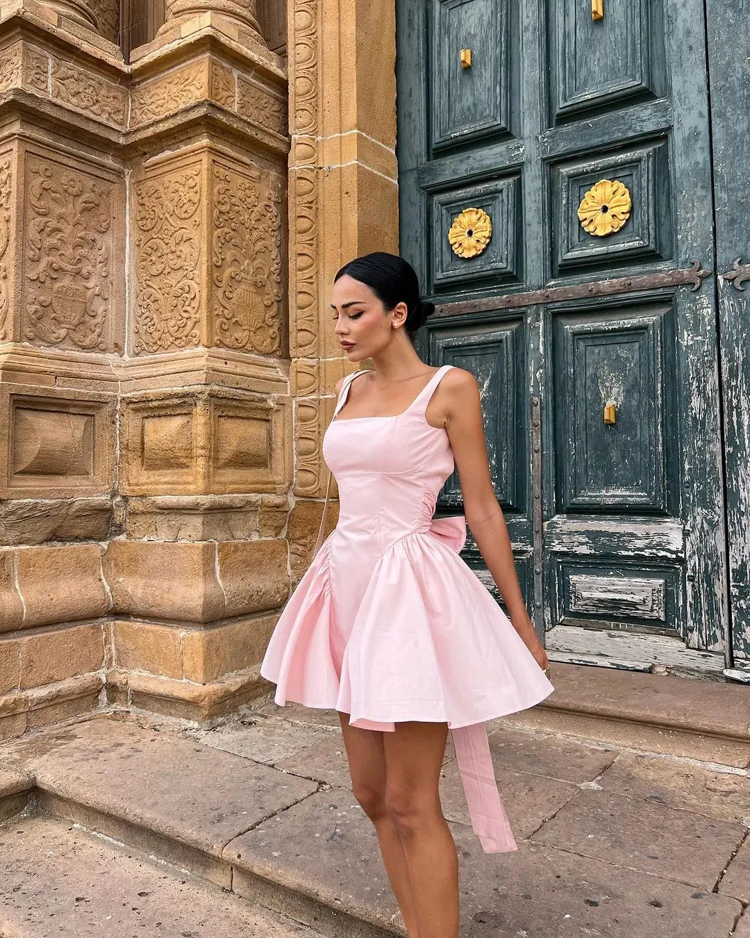 Fashion Bow Backless Pleated Dress