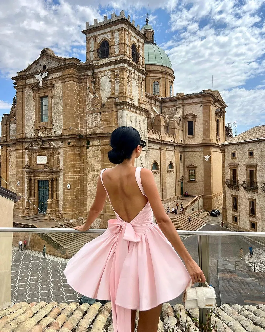 Fashion Bow Backless Pleated Dress