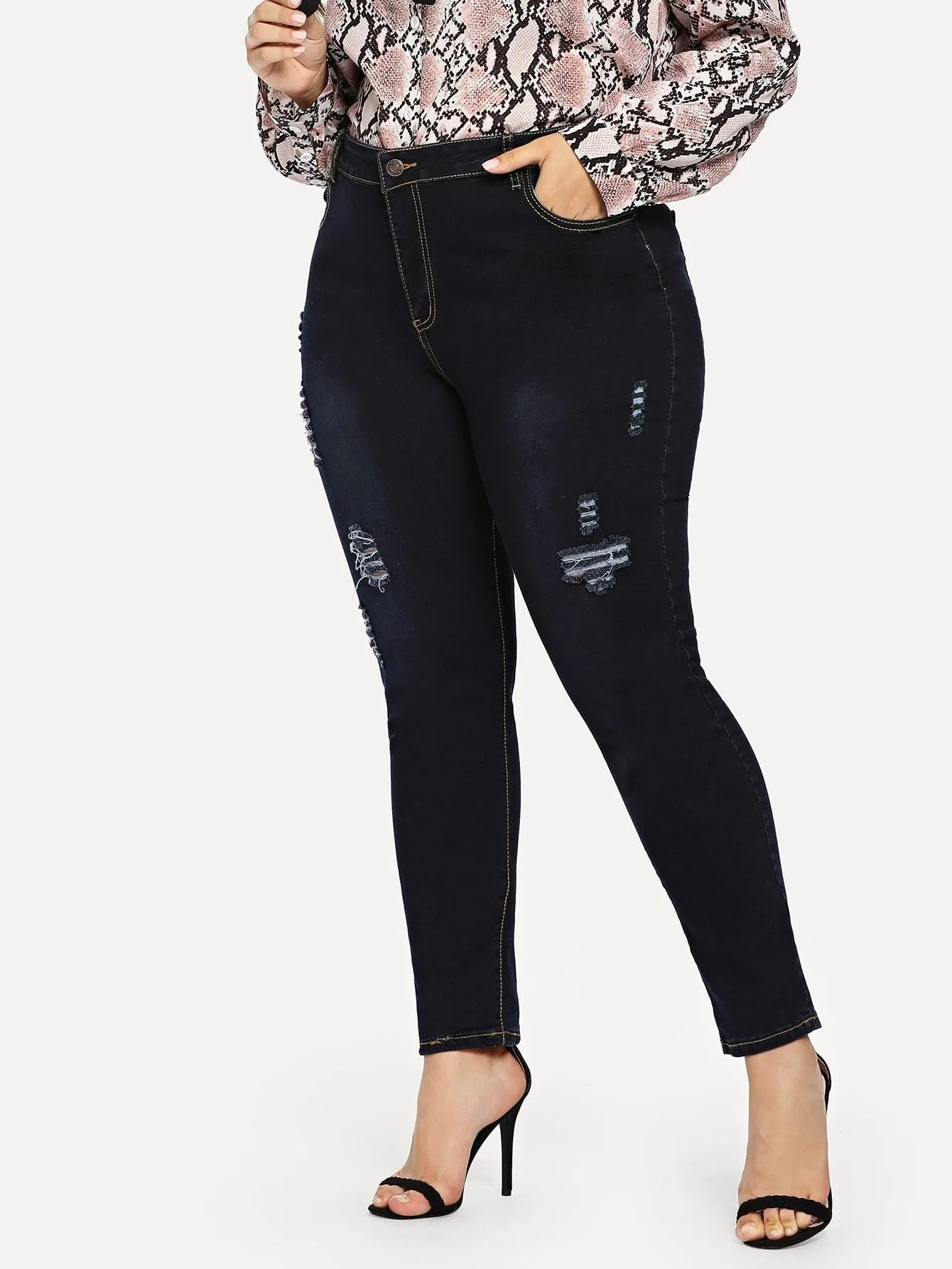 SHEIN Plus Dark Wash Ripped Jeans