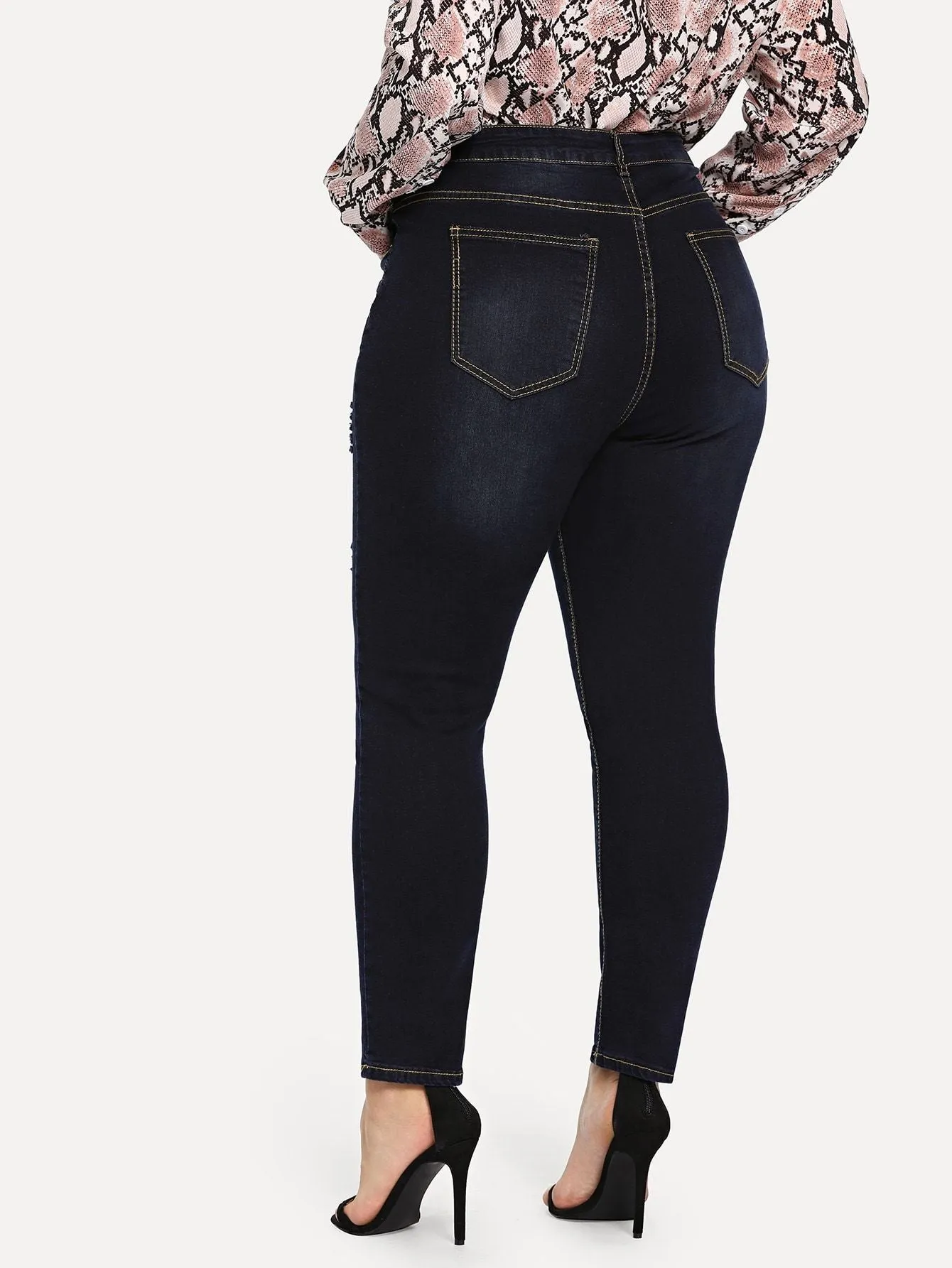 SHEIN Plus Dark Wash Ripped Jeans